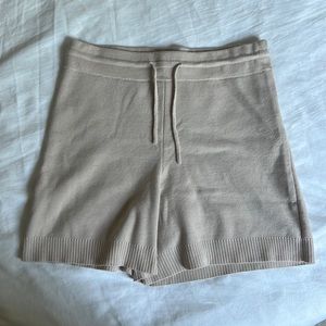 H&M knit beige shorts (small)